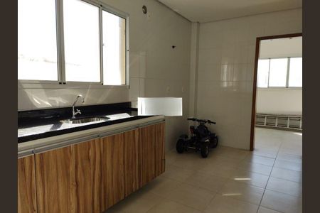 Casa à venda com 250m², 3 quartos e 2 vagas