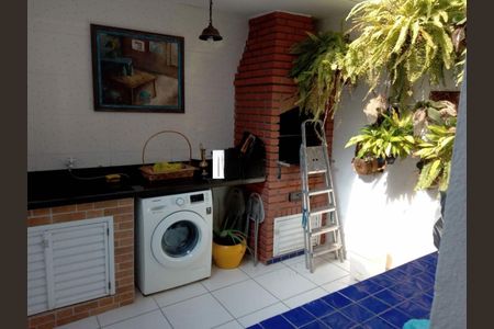 Casa à venda com 105m², 3 quartos e 1 vaga