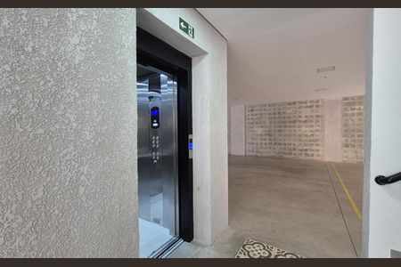 Apartamento à venda com 127m², 2 quartos e 2 vagasElevador