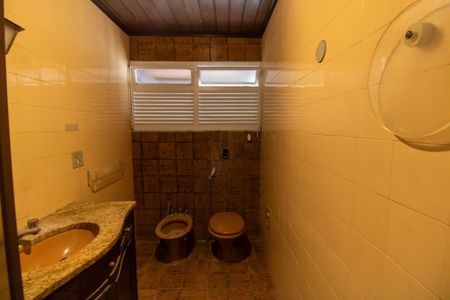 Casa à venda com 180m², 3 quartos e 1 vagaBanheiro