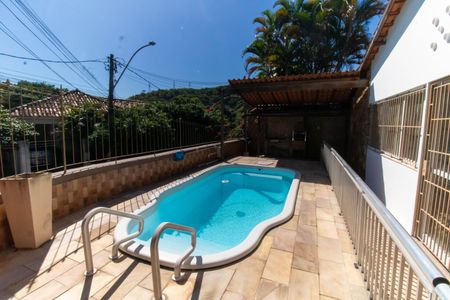 Casa à venda com 180m², 3 quartos e 1 vagaÁrea externa