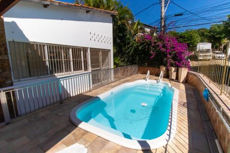 Casa à venda com 180m², 3 quartos e 1 vagaÁrea externa