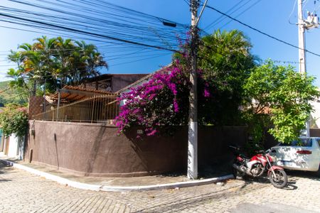Casa à venda com 180m², 3 quartos e 1 vagaFachada