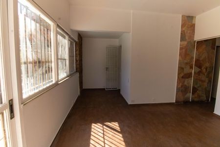 Casa à venda com 180m², 3 quartos e 1 vagaSala
