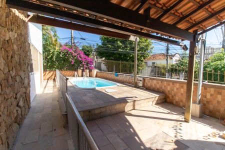 Casa à venda com 180m², 3 quartos e 1 vagaÁrea externa