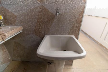 Casa à venda com 180m², 3 quartos e 1 vagaÁrea de Serviço