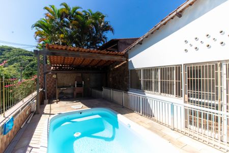 Casa à venda com 180m², 3 quartos e 1 vagaÁrea externa