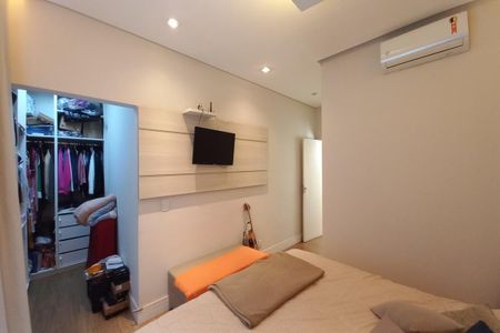 Casa de condomínio à venda com 260m², 4 quartos e 4 vagasSuíte 4