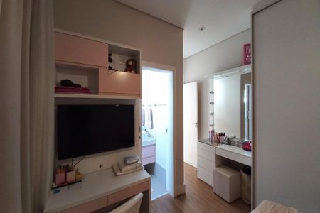 Casa de condomínio à venda com 260m², 4 quartos e 4 vagasSuíte 3