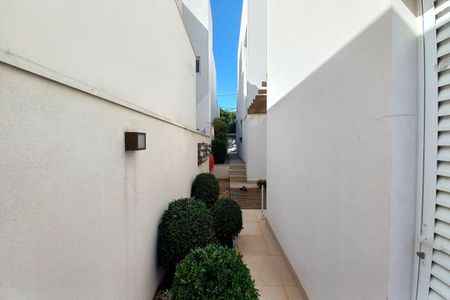 Casa de condomínio à venda com 260m², 4 quartos e 4 vagasCorredor