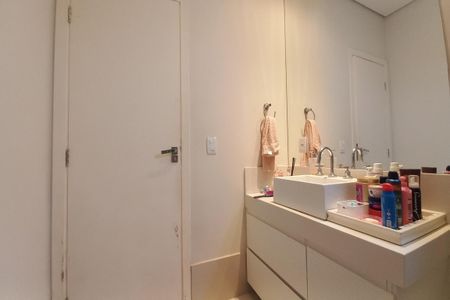 Casa de condomínio à venda com 260m², 4 quartos e 4 vagasBanheiro da Suíte