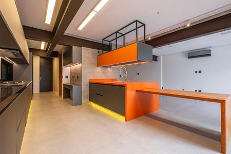 Casa à venda com 450m², 5 quartos e 4 vagasSala/Cozinha