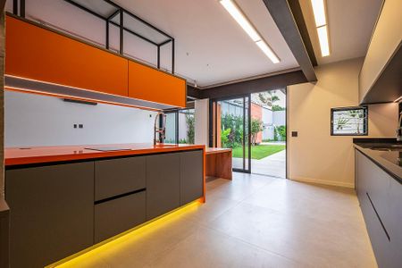 Casa à venda com 450m², 5 quartos e 4 vagasSala/Cozinha