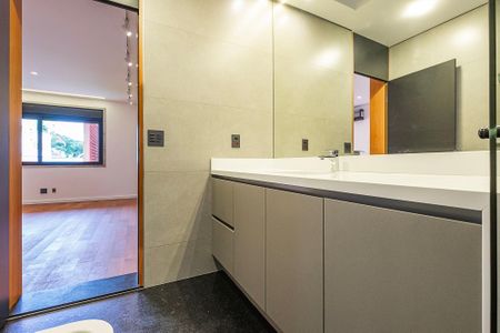 Casa à venda com 450m², 5 quartos e 4 vagasSuíte 2 - Banheiro