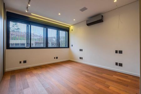 Casa à venda com 450m², 5 quartos e 4 vagasSuíte 5