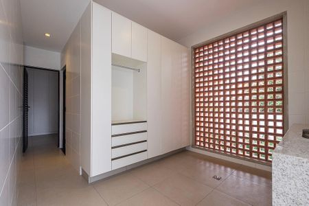 Casa à venda com 450m², 5 quartos e 4 vagasQuintal - Lavanderia