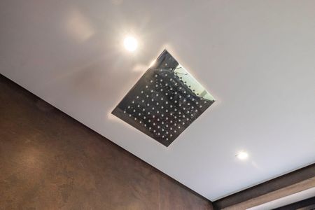 Casa à venda com 450m², 5 quartos e 4 vagasSuíte 5 - Banheiro