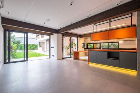 Casa à venda com 450m², 5 quartos e 4 vagasSala/Cozinha