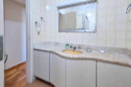 Apartamento para alugar com 180m², 4 quartos e 1 vagabanheiro 2