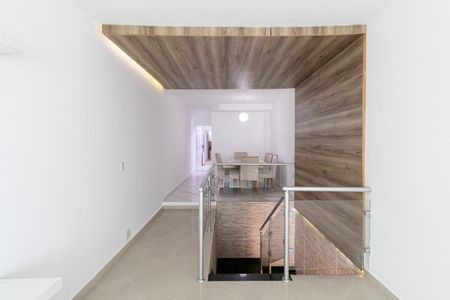 Casa para alugar com 134m², 3 quartos e 2 vagasSala
