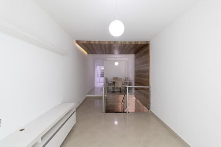 Casa para alugar com 134m², 3 quartos e 2 vagasSala