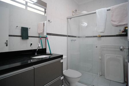 Casa à venda com 200m², 3 quartos e 2 vagasBanheiro