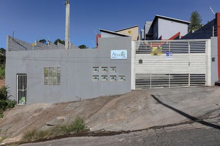 Casa de condomínio para alugar com 48m², 2 quartos e 1 vagaFachada + Plaquinha