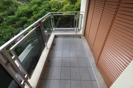 Apartamento à venda com 244m², 3 quartos e 2 vagasSacada 3