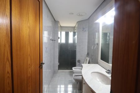 Apartamento à venda com 244m², 3 quartos e 2 vagasBanheiro