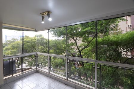 Apartamento à venda com 244m², 3 quartos e 2 vagasSacada 2