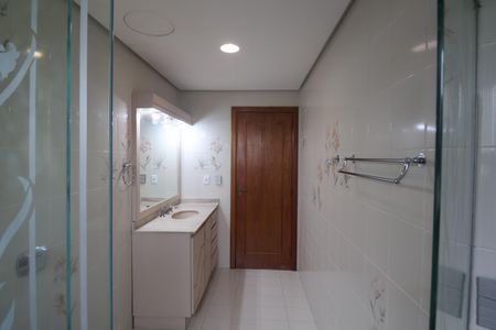 Apartamento à venda com 244m², 3 quartos e 2 vagasBanheiro da Suíte