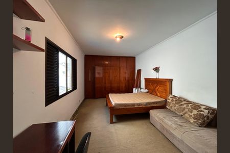 Casa à venda com 592m², 4 quartos e 6 vagasSuíte 2