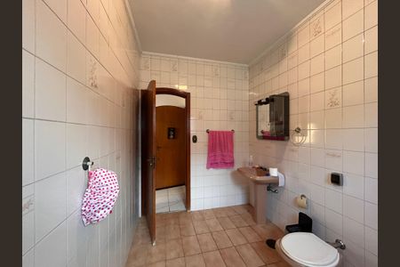 Casa à venda com 592m², 4 quartos e 6 vagasBanheiro da Suíte 1