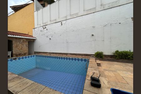 Casa à venda com 592m², 4 quartos e 6 vagasÁrea comum - Piscina
