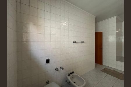 Casa à venda com 592m², 4 quartos e 6 vagasBanheiro da Suíte 3