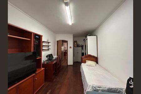 Casa à venda com 592m², 4 quartos e 6 vagasQuarto 1