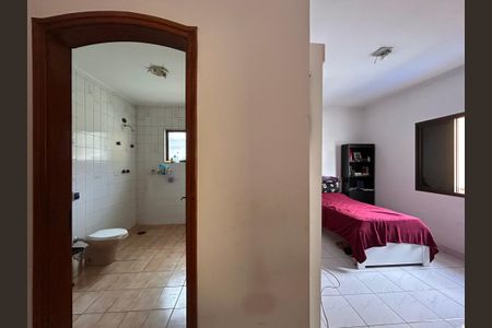 Casa à venda com 592m², 4 quartos e 6 vagasSuíte 1