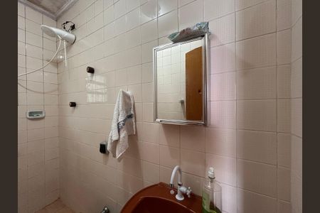 Casa à venda com 592m², 4 quartos e 6 vagasBanheiro de serviço