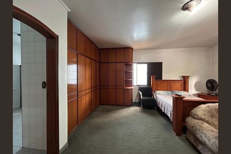 Casa à venda com 592m², 4 quartos e 6 vagasSuíte 3