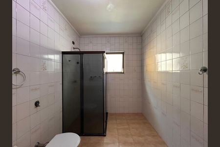 Casa à venda com 592m², 4 quartos e 6 vagasBanheiro da Suíte 2