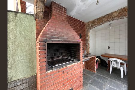 Casa à venda com 592m², 4 quartos e 6 vagasÁrea comum - Churrasqueira