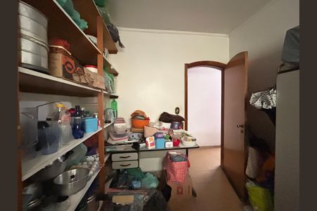 Casa à venda com 592m², 4 quartos e 6 vagasDespensa