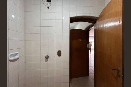 Casa à venda com 592m², 4 quartos e 6 vagasBanheiro de serviço 2