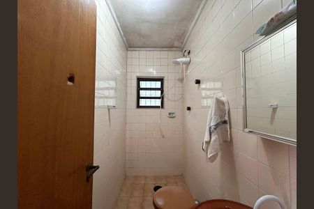 Casa à venda com 592m², 4 quartos e 6 vagasBanheiro de serviço