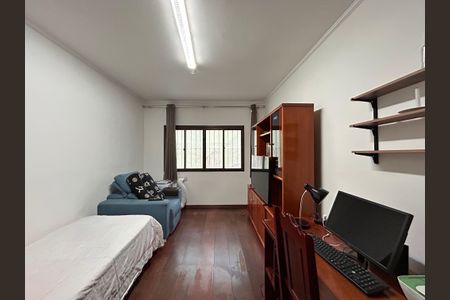 Casa à venda com 592m², 4 quartos e 6 vagasQuarto 1