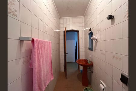 Casa à venda com 592m², 4 quartos e 6 vagasBanheiro Social 2