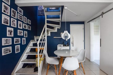 Apartamento à venda com 120m², 3 quartos e 1 vaga Apartamento à venda com 120m², 3 quartos e 1 vagaSala