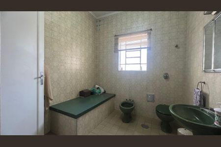 Casa à venda com 280m², 3 quartos e 3 vagasBanheiro
