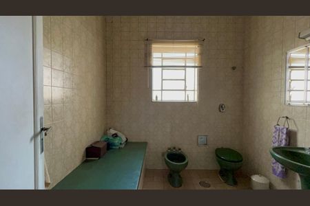 Casa à venda com 280m², 3 quartos e 3 vagasBanheiro