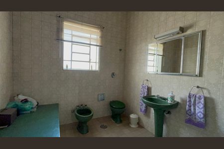 Casa à venda com 280m², 3 quartos e 3 vagasBanheiro